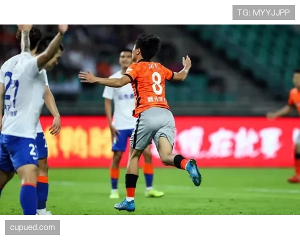 克鲁伊夫高位逼抢如何催生射门机会：角色转型从中场组织者到边锋冲击手